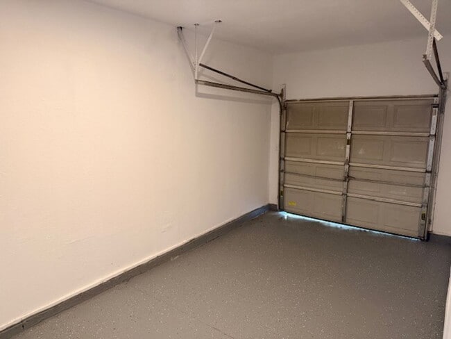 Building Photo - Super cute, fully updated 2 bed / 1 bath with a 1-car garage. Great location close to Fort Sill.