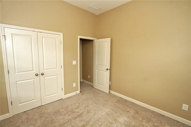 Building Photo - 7605 Lowery Oak Dr