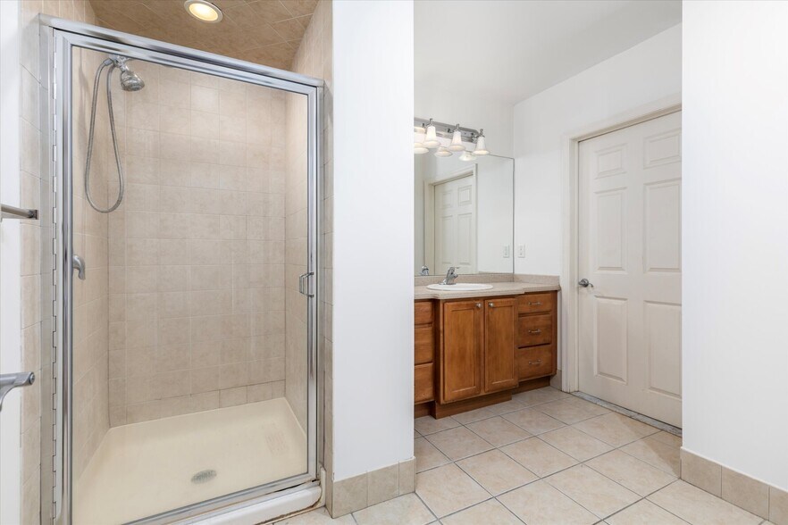 Building Photo - 1 Orient Way