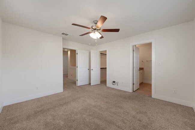 Building Photo - 603 White Steppe Way