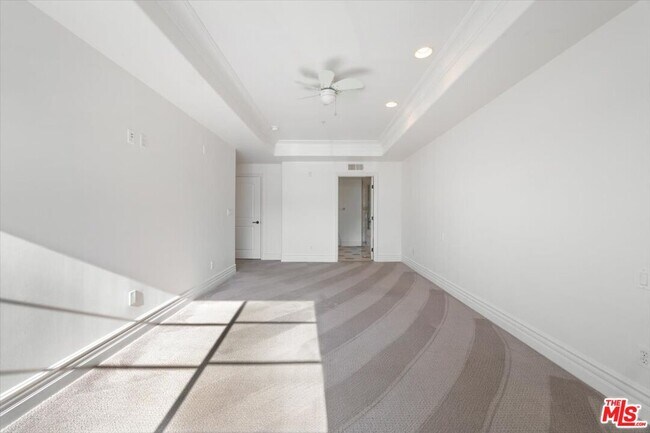 Building Photo - 12026 Hoffman St