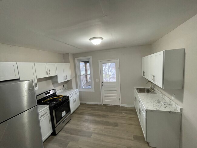 Building Photo - 1328 Pittston Ave