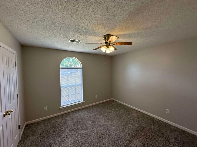 Building Photo - 1409 Brimfield Cove