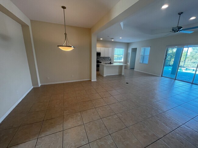 Building Photo - 4726 Claremont Park Dr