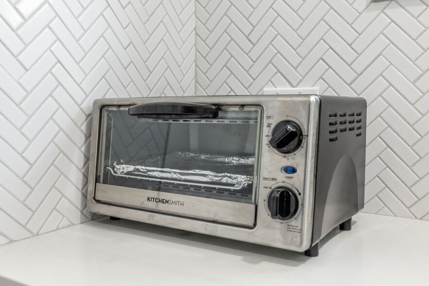 Building Photo - 614 Knob Hill Ave