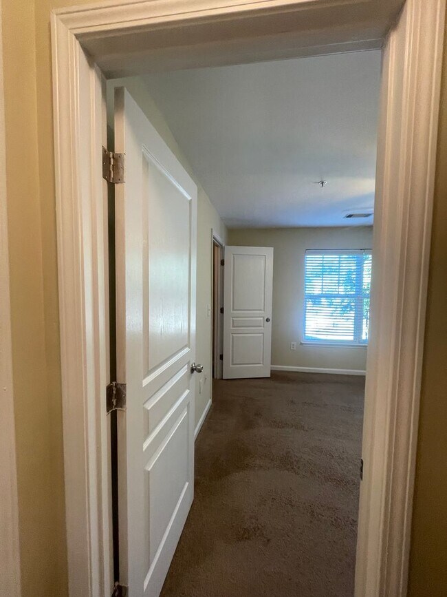 Building Photo - 02-202 KSK (Schutte)