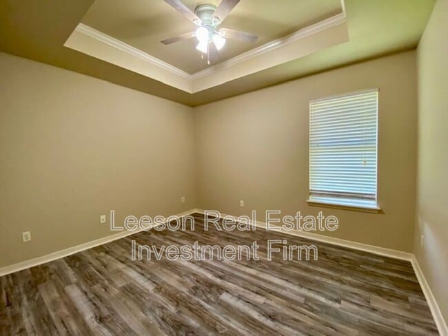 Building Photo - 123 Foxchase Dr