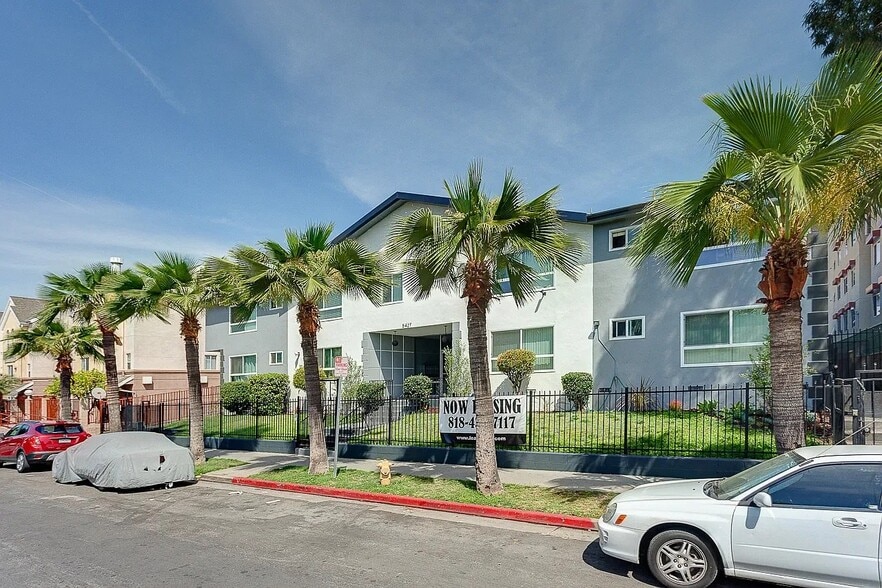 Building Photo - 5427 Carlton Way