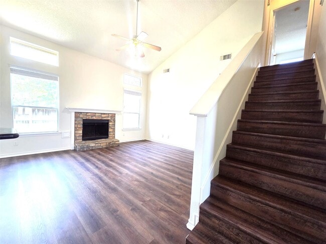 Building Photo - 2202 Cherry Hill Ct