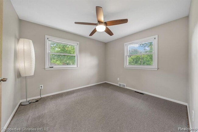 Building Photo - 126 Orchardale Dr