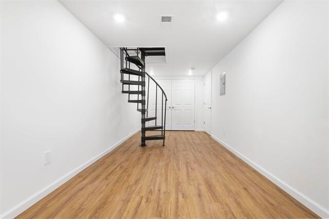 Building Photo - 33 Stagg St