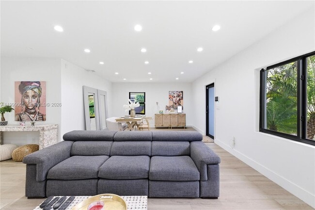 Building Photo - 86 NE 110th St