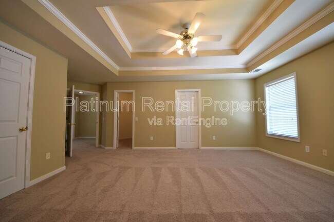 Building Photo - 950 Hillary Ln