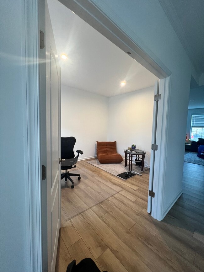 Building Photo - 230 Newbury St