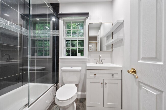 Building Photo - 7732 Canal Ct