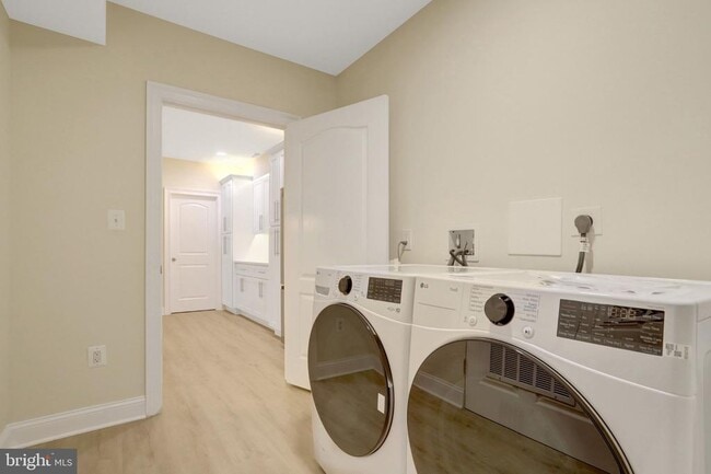 Building Photo - 8305 Covington Woods Ct
