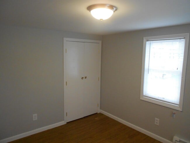 Building Photo - 64 Center St