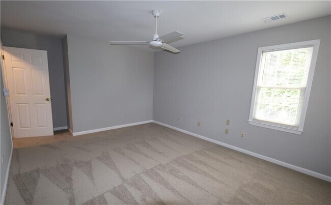 Building Photo - 1359 Oakengate Dr