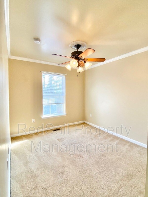 Building Photo - 1926 Algonquin Trail