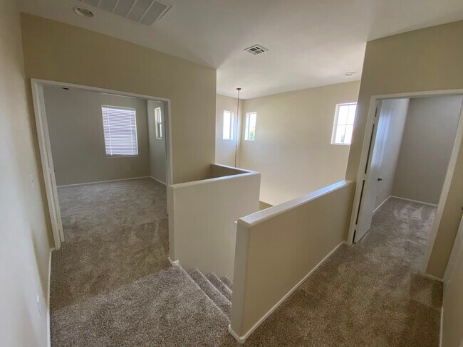 Building Photo - 6005 Linosa Ct