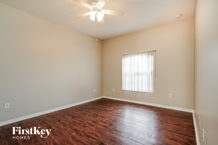 Building Photo - 226 Manasota St