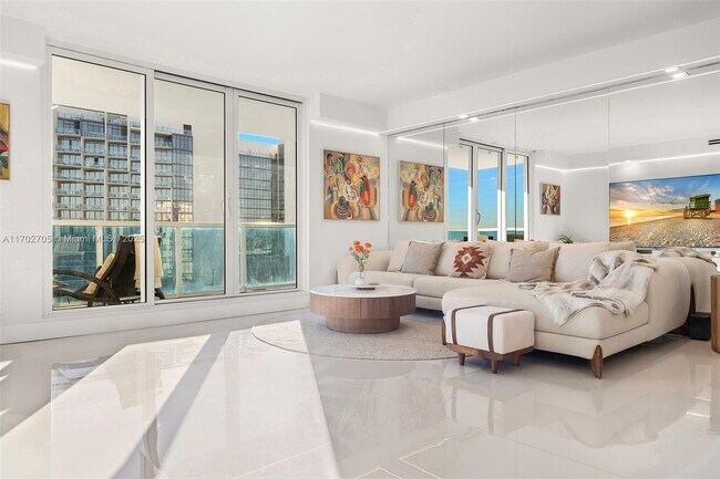 Building Photo - 2301 Collins Ave