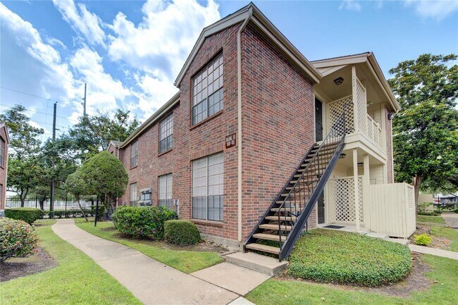 Building Photo - 2121 El Paseo St