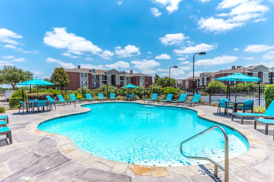 The Flats at Sugarland 14231 FM 1464 Rd Sugar Land TX 77498