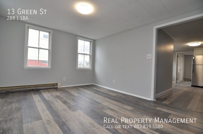 Building Photo - 13 Green St