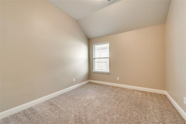 Building Photo - 1016 Somerset Cir