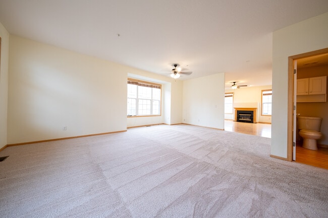 Building Photo - 15600 Tickseed Ln