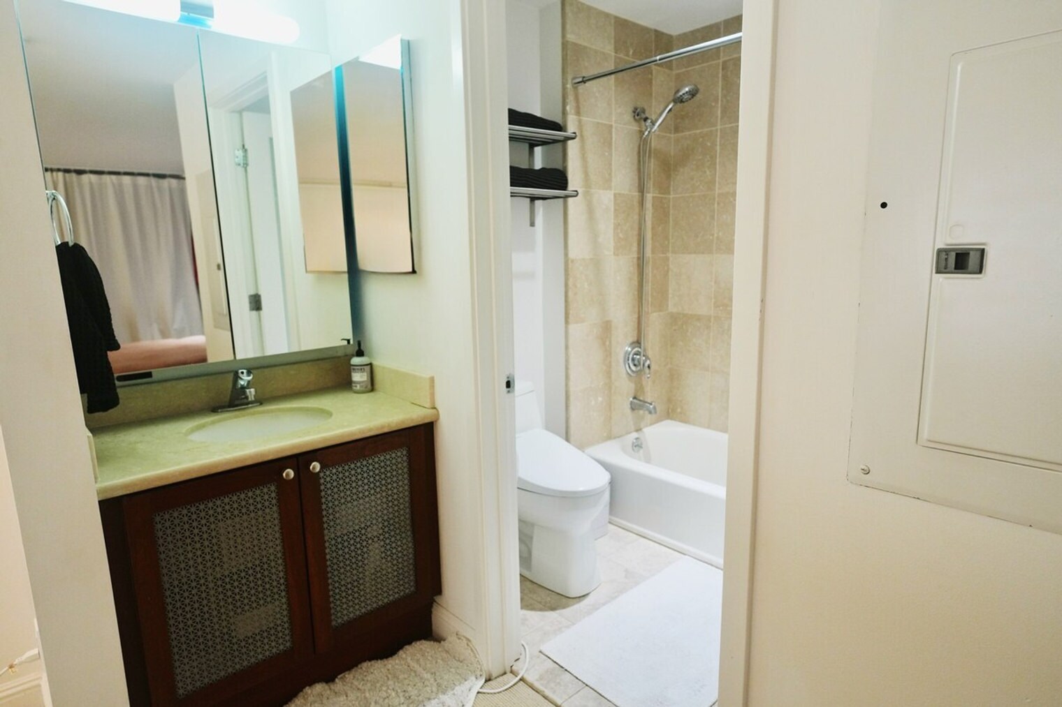 Building Photo - 670 5th St