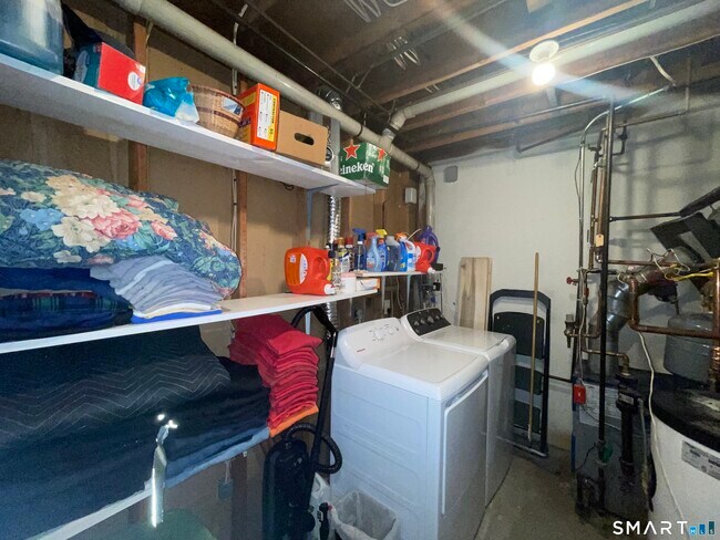 Building Photo - 21 Hudson Glen St