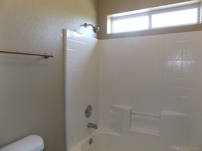 Building Photo - 2895 Ranchero Dr