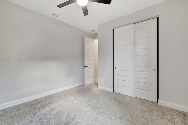 Building Photo - Spacious 4BR Home in Port St. Lucie – Modern Comfort Awaits