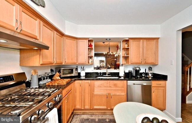 Building Photo - 4530 Louise St Claire Dr