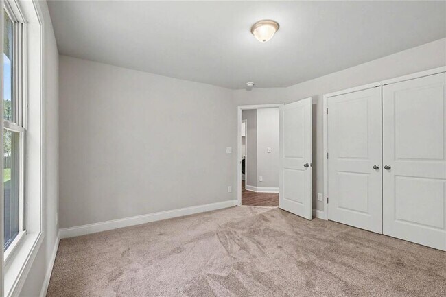 Building Photo - 350 McGiboney Ln