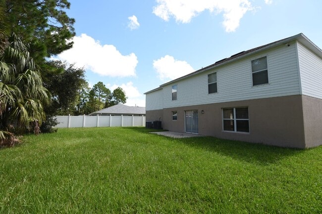 Building Photo - 27 Riverdale Ln