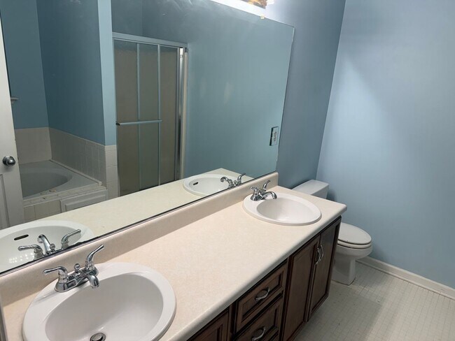 Building Photo - 106 Thorton Dr