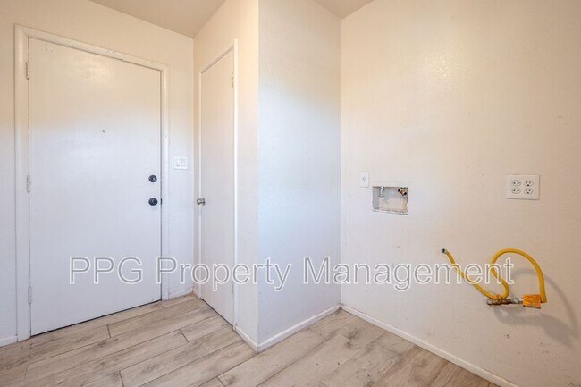 Building Photo - 456 W Jasper Dr