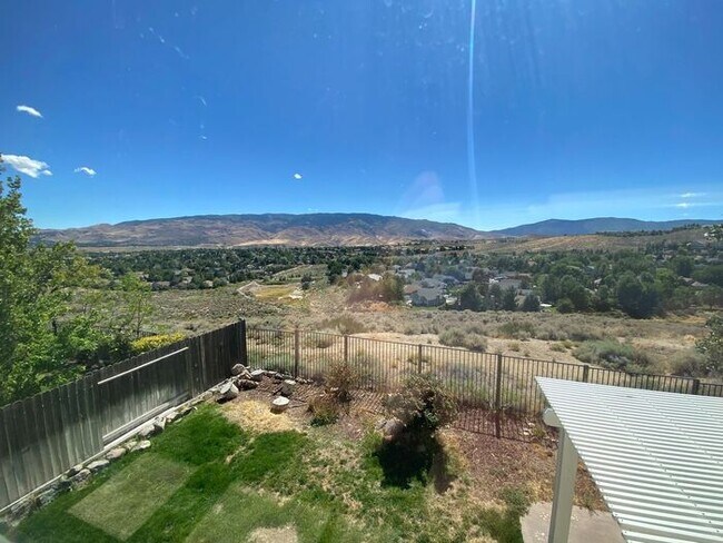 Building Photo - NW Reno 4 Bedroom Home - Mountain Views