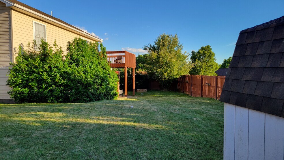 Building Photo - 131 Brookside Pl