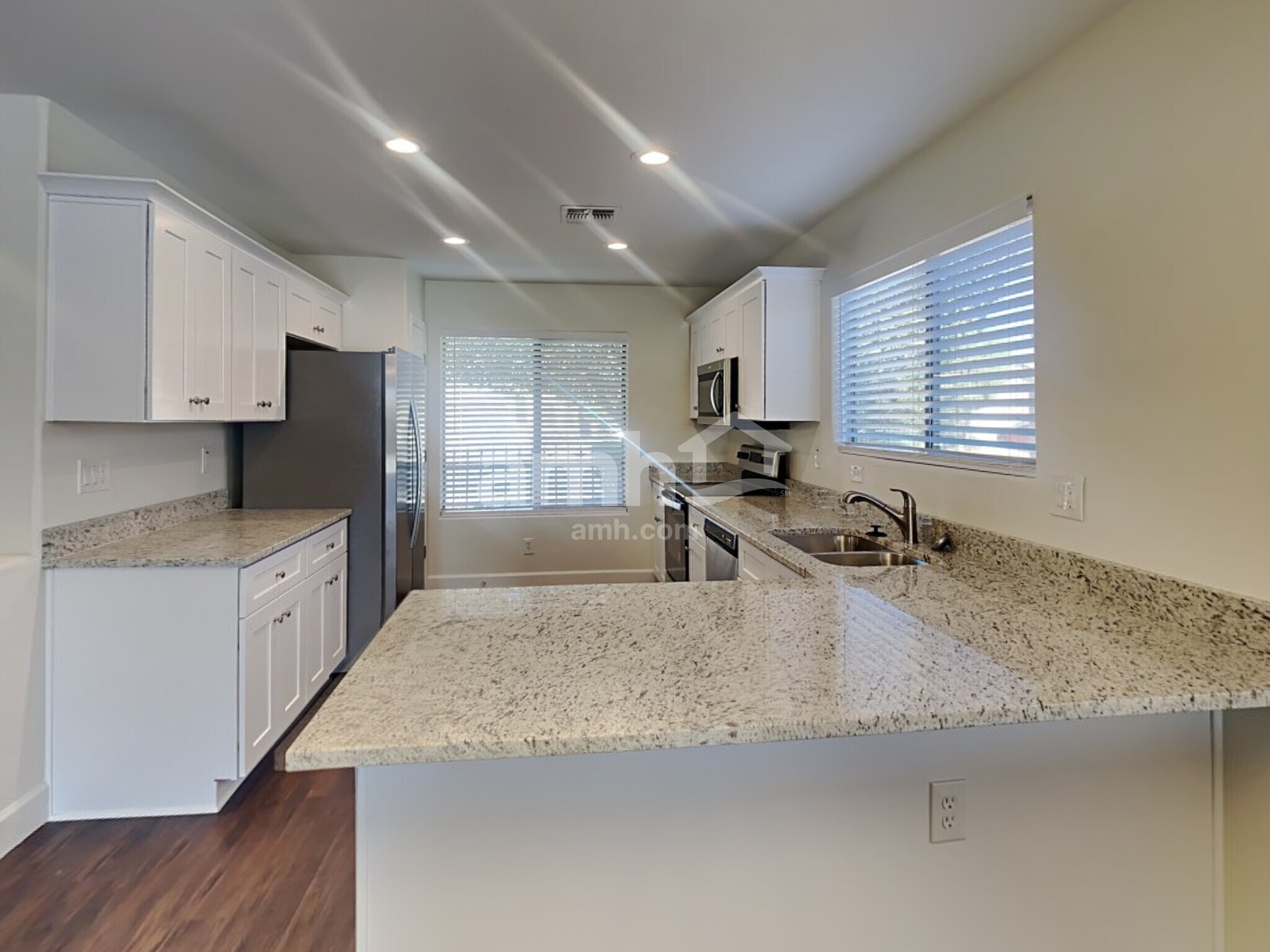 Building Photo - 12577 W Amelia Ave