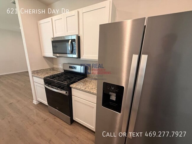 Building Photo - 621 Cherish Day Dr