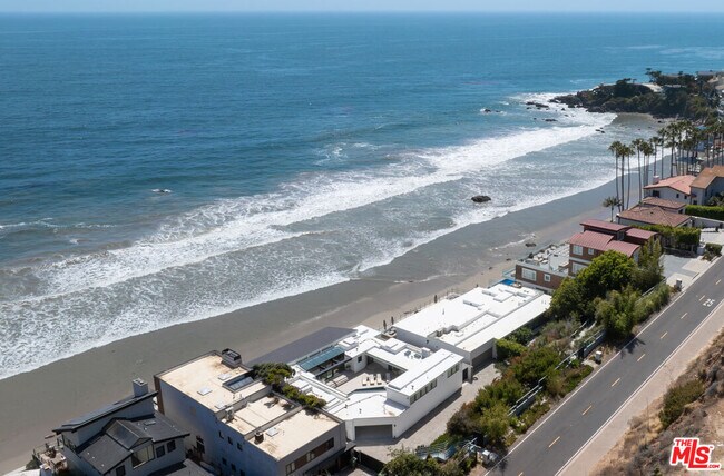 Building Photo - 31388 Broad Beach Rd
