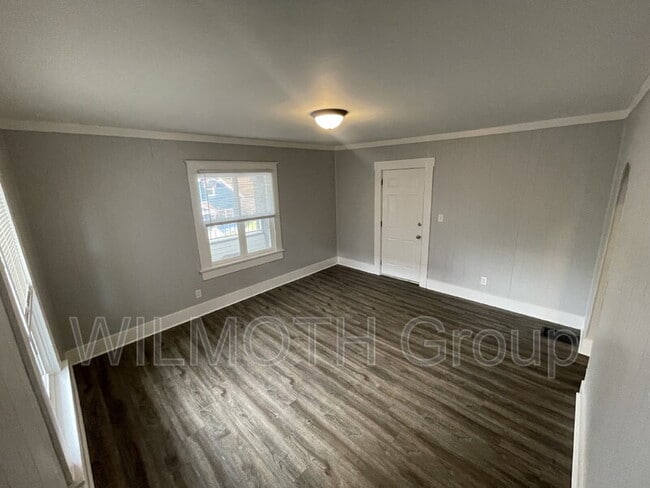 Building Photo - 129 W Hendricks St