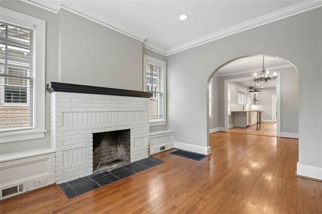 Building Photo - 591 Cumberland Rd NE