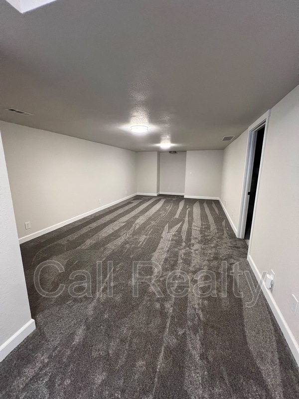 Building Photo - 8205 N General Lee Way