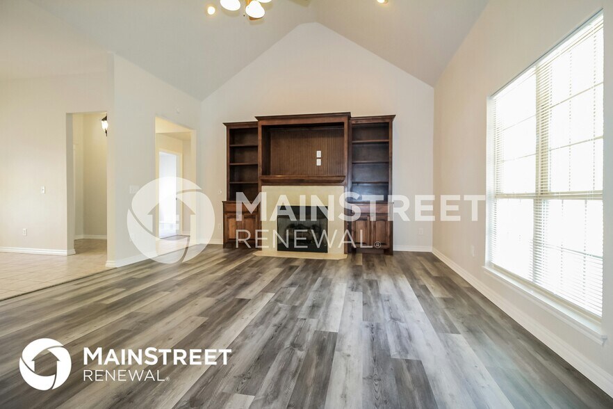 Building Photo - 2660 Clarke St