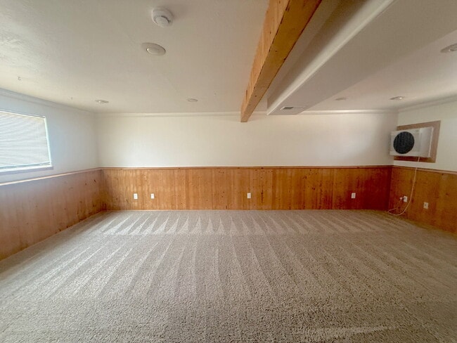 Building Photo - Spacious 4 Bedroom Home in Meadowood Neighborhood in East Aurora and Minutes to Buckley SFB